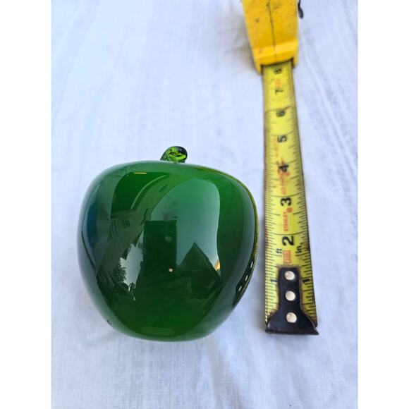 Green Glass Apple Figurine / Paperweight Hand-Blown Art Glass ~3.5″ - Picture 3 of 3